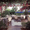 Nissi Park Outdoor Restaurant, enjoy a coffee, snack or meal is this cozy, relaxed hotel cafe